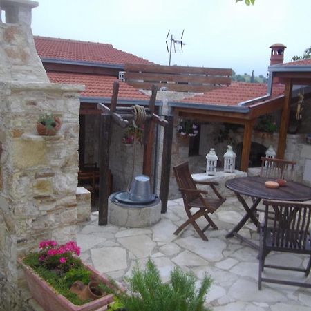 Xenios Cottages Лофу Стая снимка