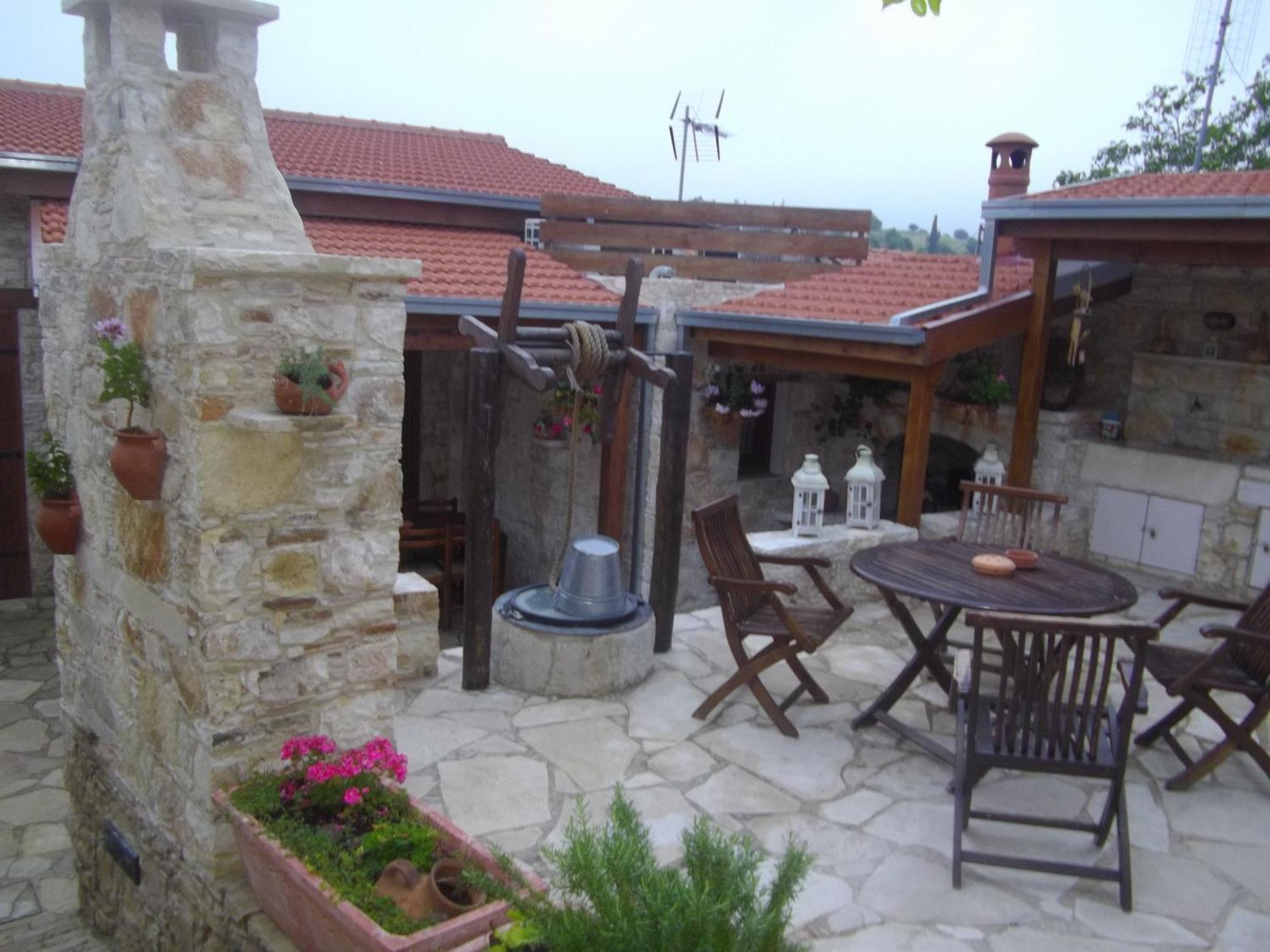 Xenios Cottages Лофу Стая снимка