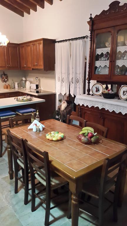 Xenios Cottages Лофу Стая снимка