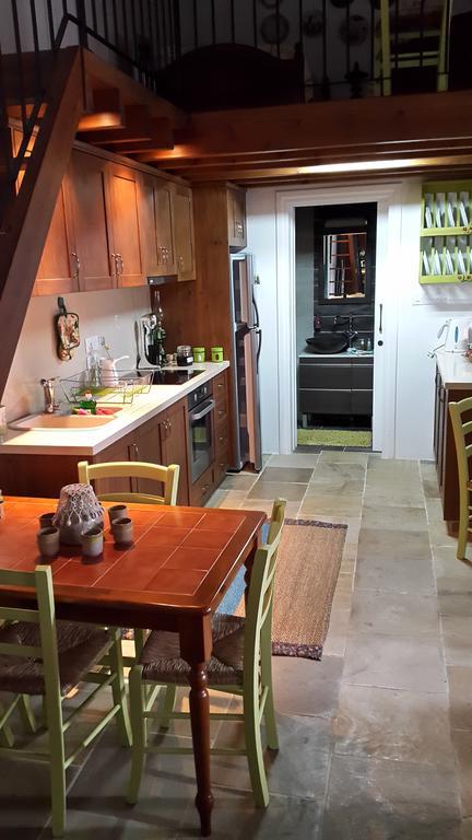 Xenios Cottages Лофу Стая снимка