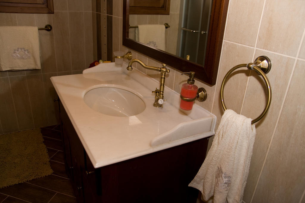 Xenios Cottages Лофу Екстериор снимка