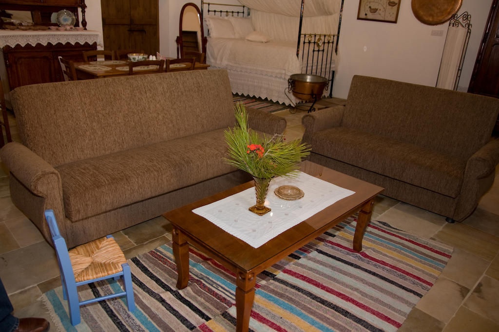 Xenios Cottages Лофу Екстериор снимка