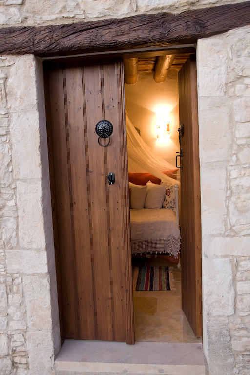 Xenios Cottages Лофу Стая снимка
