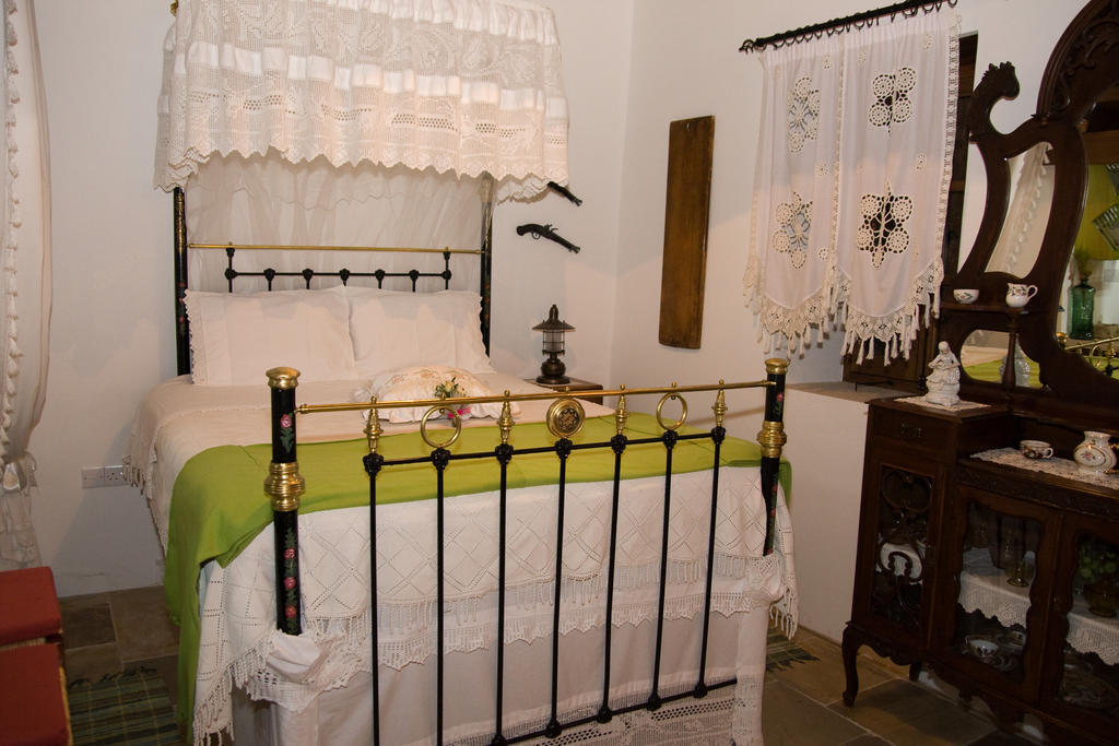 Xenios Cottages Лофу Стая снимка