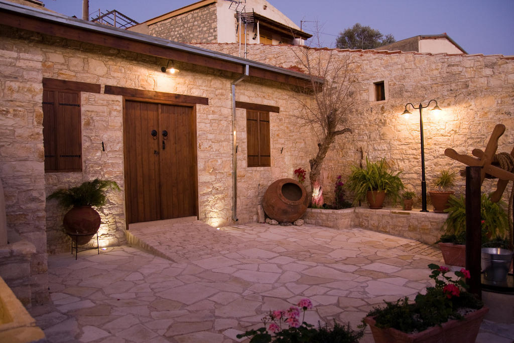 Xenios Cottages Лофу Стая снимка